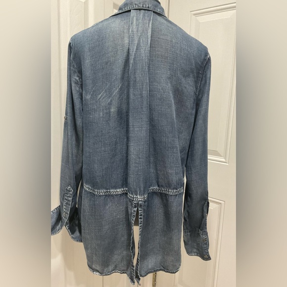 ☃️☃️ Cloth & Stone Women’s Buttoned Sleeves Pockets Longer Back Shirt, M - Picture 5 of 11